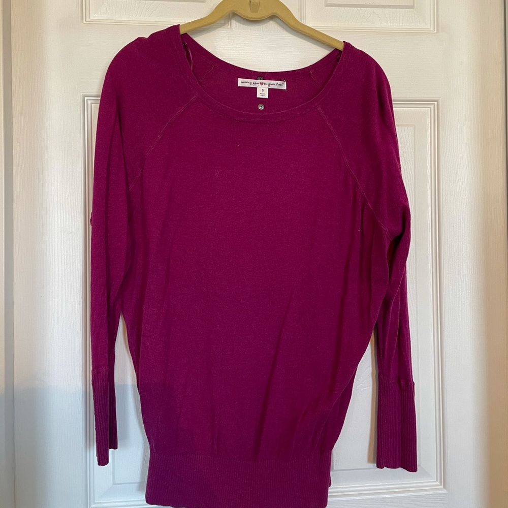 Button back detailed sweater